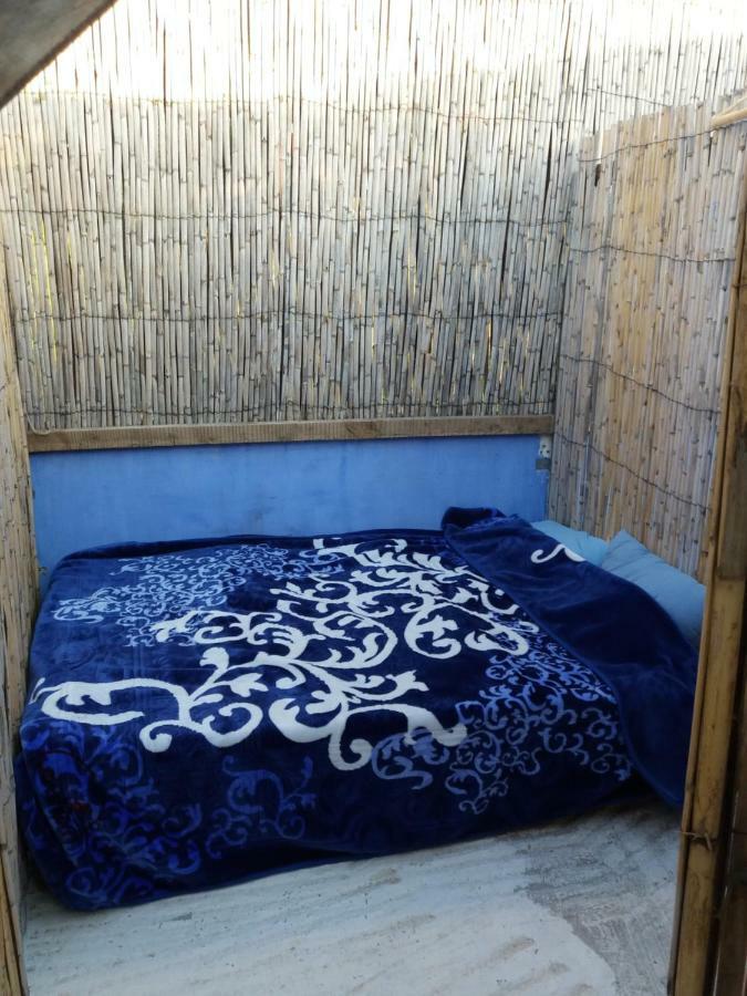 Alibaba Apartment Hostel Bamboo Rooftop Room เชฟชาอูน ภายนอก รูปภาพ